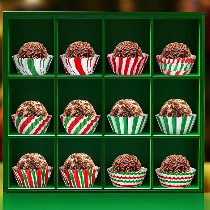 AUGSUN 800pcs Christmas Mini Cupcake Liners Cupcake Candy Pattern Baking Cups Mini Muffin Cupcake Wrappers for Xmas Holiday Birthday Party Cake Candy Chocolate Decorations Supplies