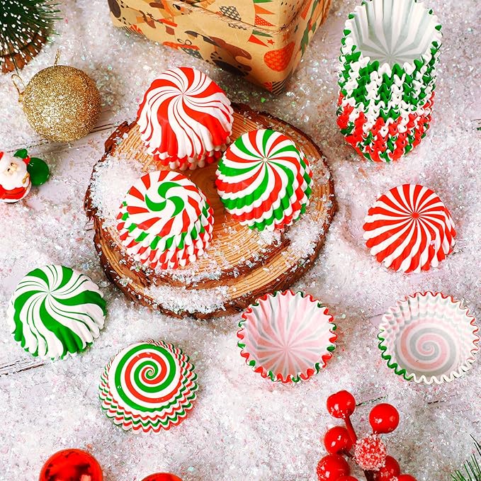 AUGSUN 800pcs Christmas Mini Cupcake Liners Cupcake Candy Pattern Baking Cups Mini Muffin Cupcake Wrappers for Xmas Holiday Birthday Party Cake Candy Chocolate Decorations Supplies