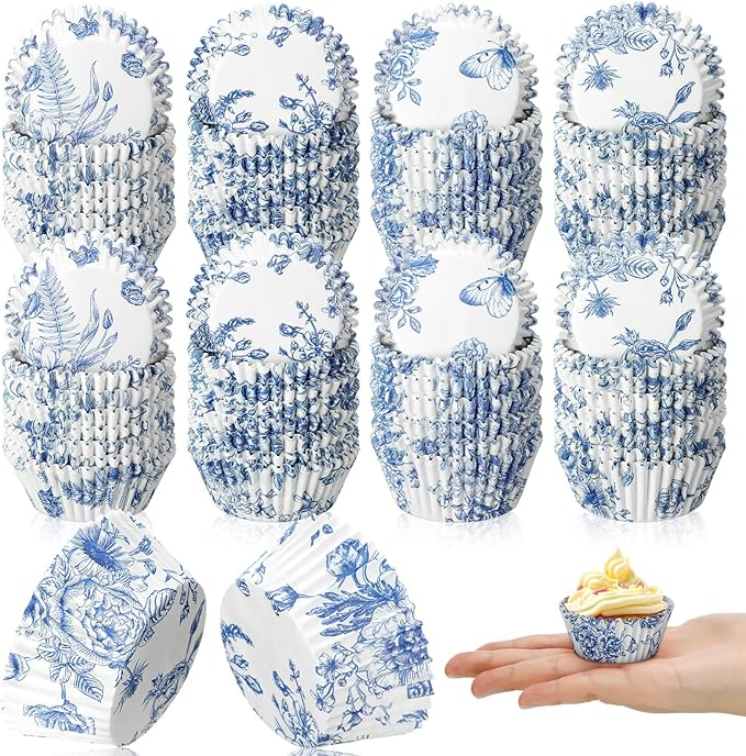 Jetec 800 Pcs Blue and White Flower Cupcake Liners Flower Cupcake Wrappers Grease Proof Blue Muffin Liners Disposable Papers Baking Cups for Baking Weddings Party(3.15 x 1.97 x 1.18 Inch)