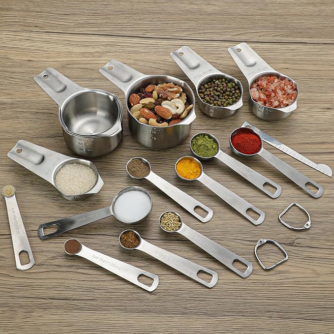 17 Pieces Measuring Cups & Spoons set, 7 Cups, 9 Spoons, 1 Leveler, 18/8 Stainless Steel，Kitchen Gadgets for Cooking & Baking with two Ring Connector, Silver