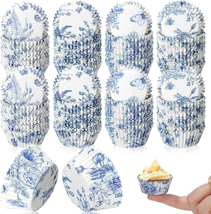 Jetec 800 Pcs Blue and White Flower Cupcake Liners Flower Cupcake Wrappers Grease Proof Blue Muffin Liners Disposable Papers Baking Cups for Baking Weddings Party (1.38 x 0.79 inch)